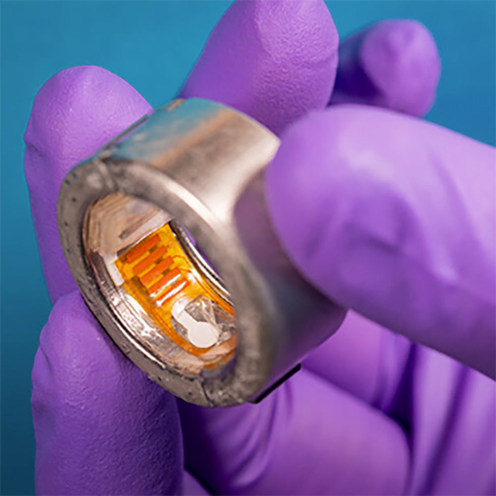 Smart ring that measures glucose and ketone levels.
